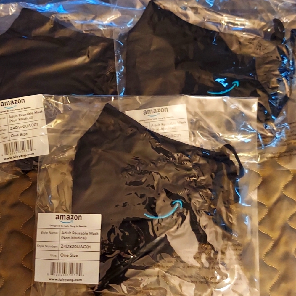 😷3-Adult face mask😷